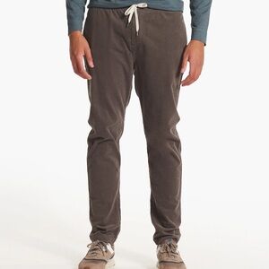 Men's Vuori Optimist Pants in Charcoal